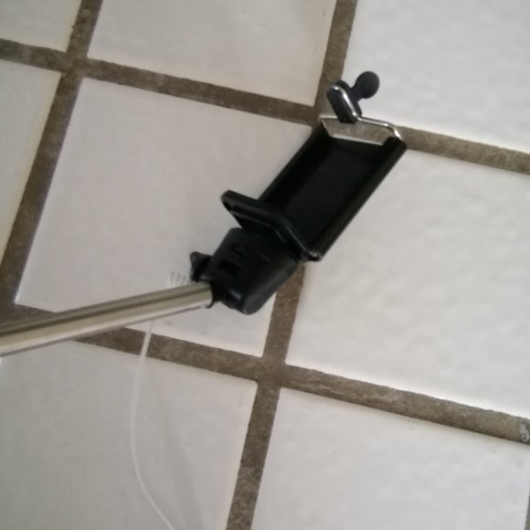 Extendable Selfie Stick Mono-pod - Picture 2 of 5